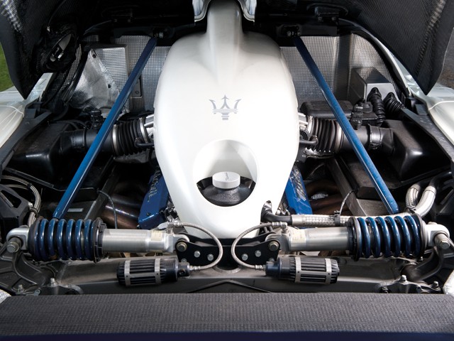 За эксклюзивный Maserati MC12 хотят выручить 28-maserati-mc12-2005jpg миллион [фото]