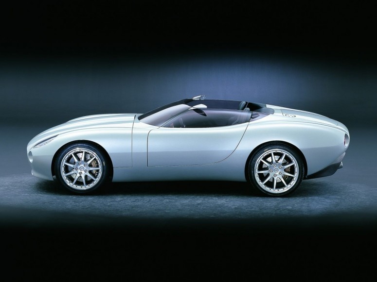 Как выглядел концепт Jaguar F-Type в 2000-м году?