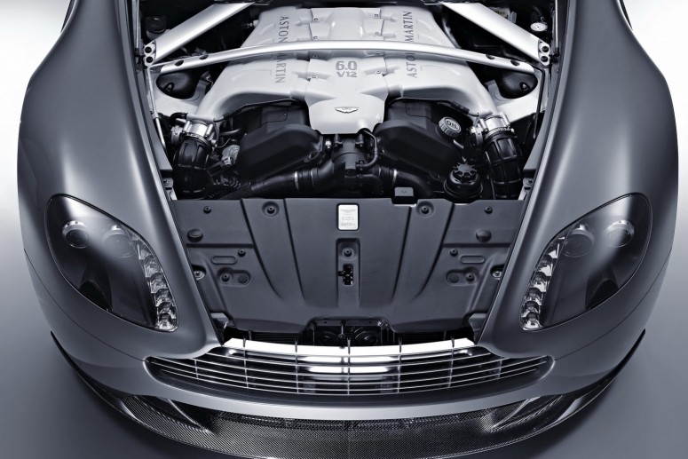 Aston Martin собирается \"впихнуть\" двигатель V12 в мини-кар Cygnet