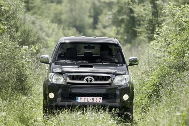 Toyota: французский суд запретил рекламу внедорожных возможностей