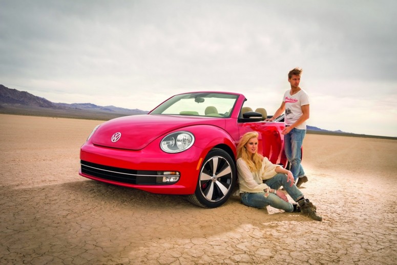 Volkswagen предложил к Новому году кабриолет Beetle
