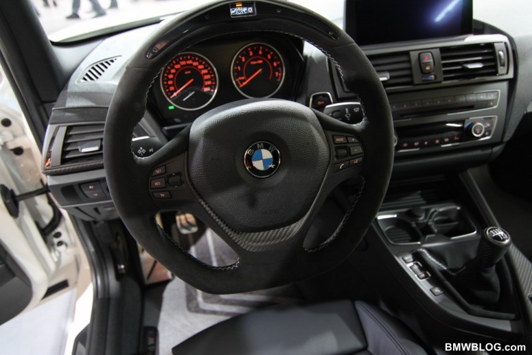BMW M: рулевое колесо со встроенным компьютером и дисплеем