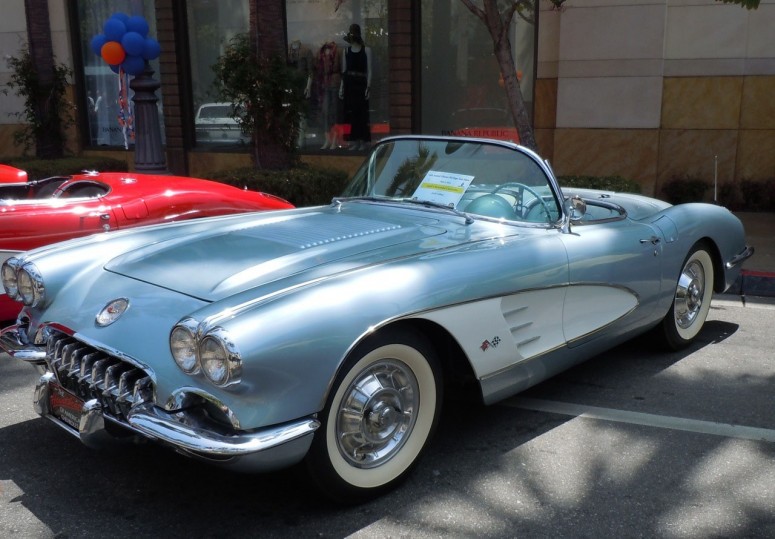 1958 Corvette Дэна Акерсона пойдет на благотворительность