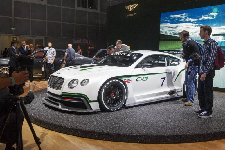 Гоночный Bentley Continental GT3 дебютировал в Лос-Анджелесе