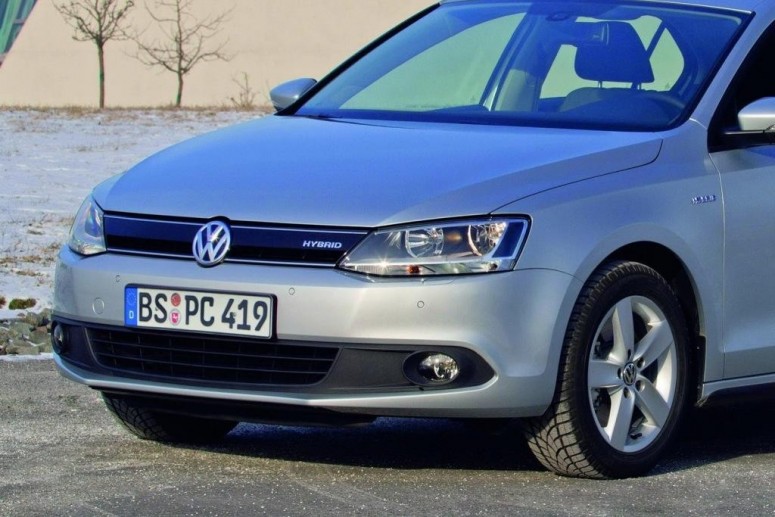 Volkswagen начал прием заявок на новый гибридный седан Jetta