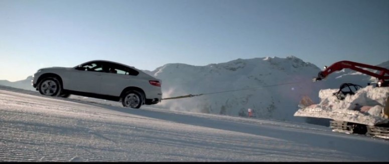 Как BMW X6 снегоочиститель в гору тащило, или – снежные \"игрища\" BMW [3 видео]