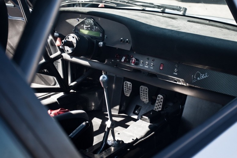 Porsche 993 GT2: превращение спортивного купе в дорожного \"гонщика\"