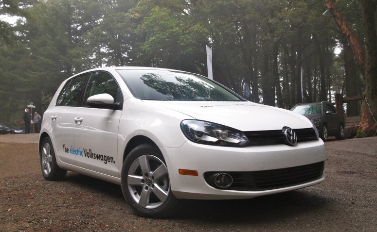 Volkswagen запустит электрический Golf в 2014 году