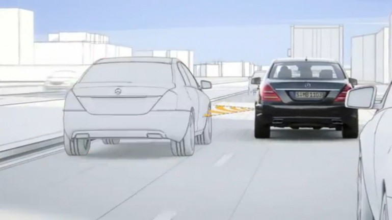 Mercedes показал работу систем безопасности модели E-Class [4 видео]