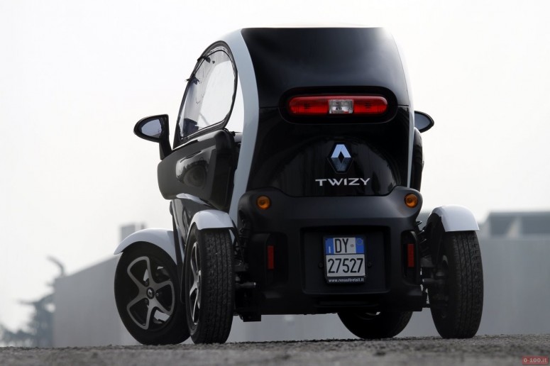 Renault Twizy: первые впечатления после теста [видео]