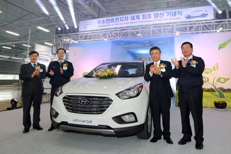Hyundai запустил в производство ix35 на топливных элементах