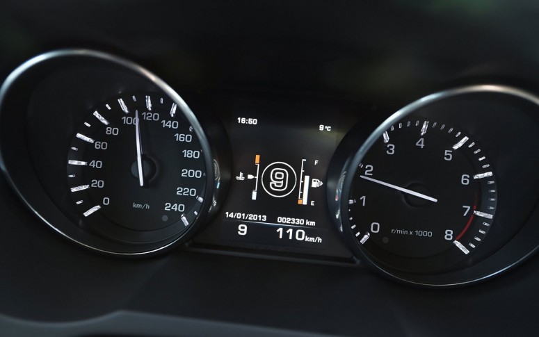 Range Rover Evoque первым получил девятиступенчатый \"автомат\" [2 видео]