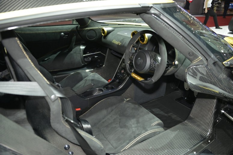 Koenigsegg празднует сотый автомобиль одноразовым Hundra