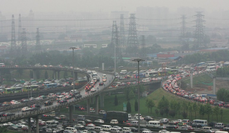 Китай ужесточил нормы расхода топлива