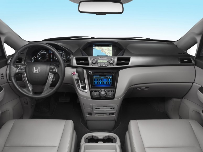 2014 Honda Odyssey: минивэн со встроенным пылесосом [фото]