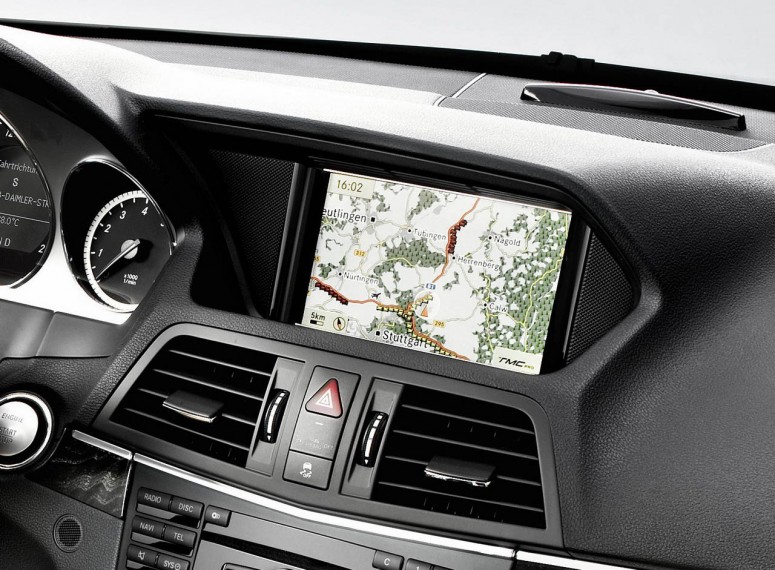 Будущие модели Mercedes получат навигацию Garmin