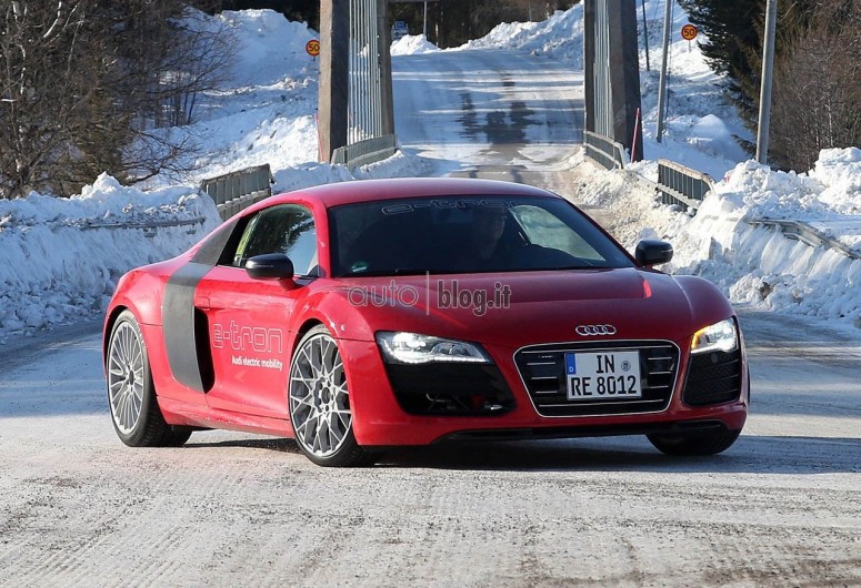 Audi продолжает тестирование R8 E-Tron: шпионские фото