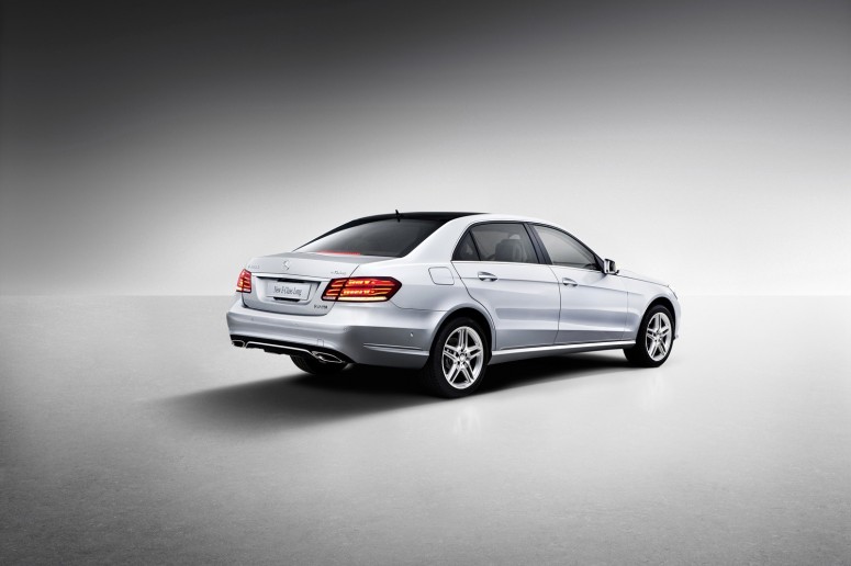 Mercedes E-Class для Китая растянули на 140 мм