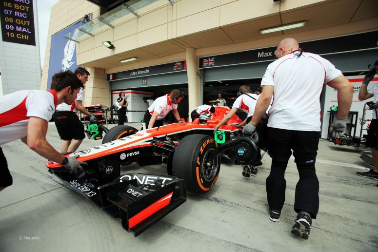 За кадром Гран При Бахрейна 2013 (фоторепортаж)