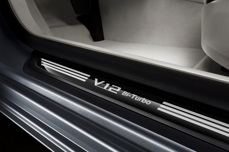 BMW 7 Series V12 Bi-Turbo: эксклюзив для японцев