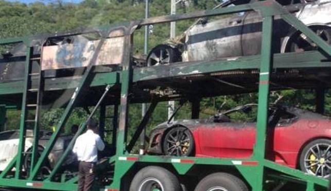 Таиланд: сгорел автовоз с Ferrari, Lamborghini и Bentley [видео]