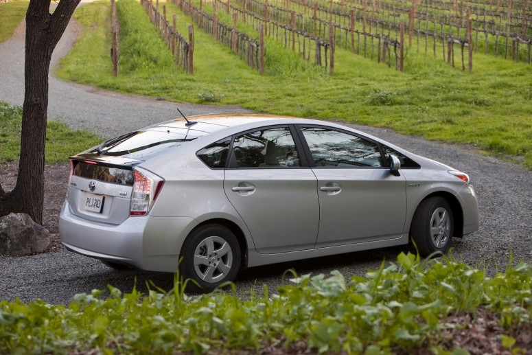 Toyota отзывает 242 тысячи Prius и Lexus выпуска 2009 года