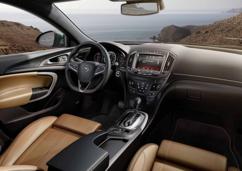 Opel Insignia: превью обновленной модели