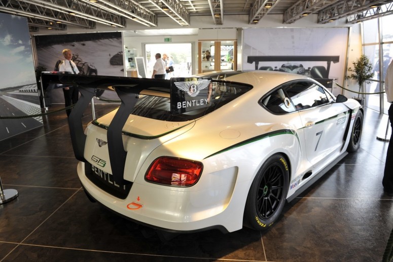Bentley Continental GT3 раскрыли в Гудвуде [видео]