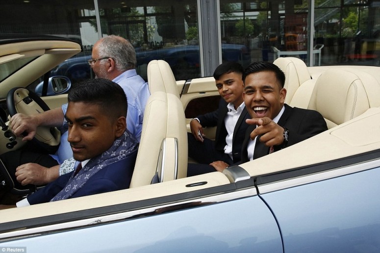 16-летние школьники арендуют дорогущие суперкары на выпускной