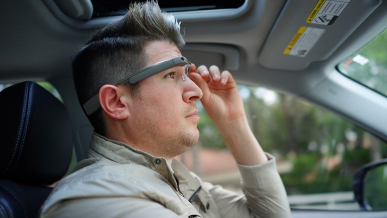 В Великобритании уже запретили водителям использовать Google Glass