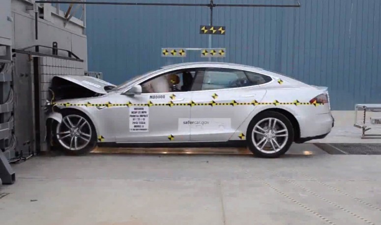 Tesla Model S достигла высочайших результатов краш-тестов [3 видео]
