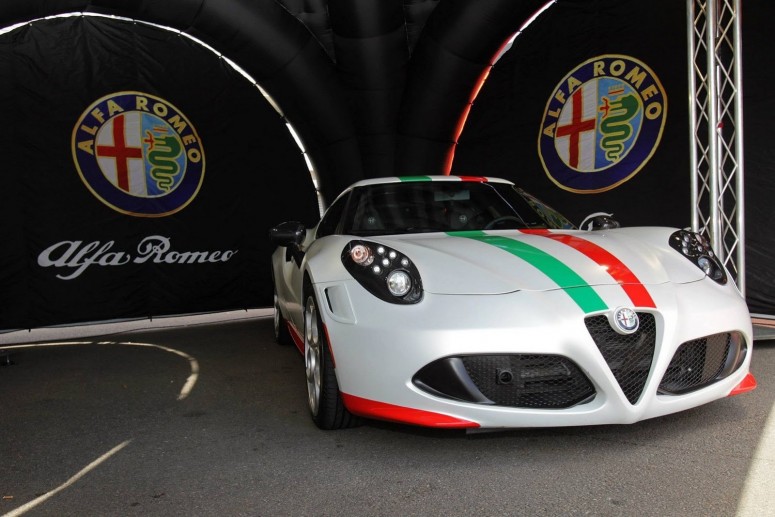 Alfa Romeo 4C сравнили с Lotus Elise