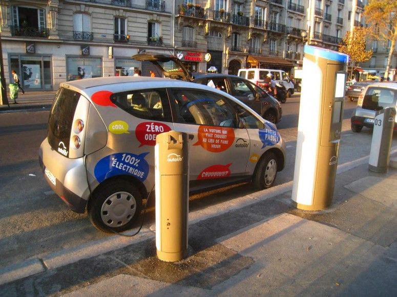 Renault и Bollore разработают 3-местный электрокар