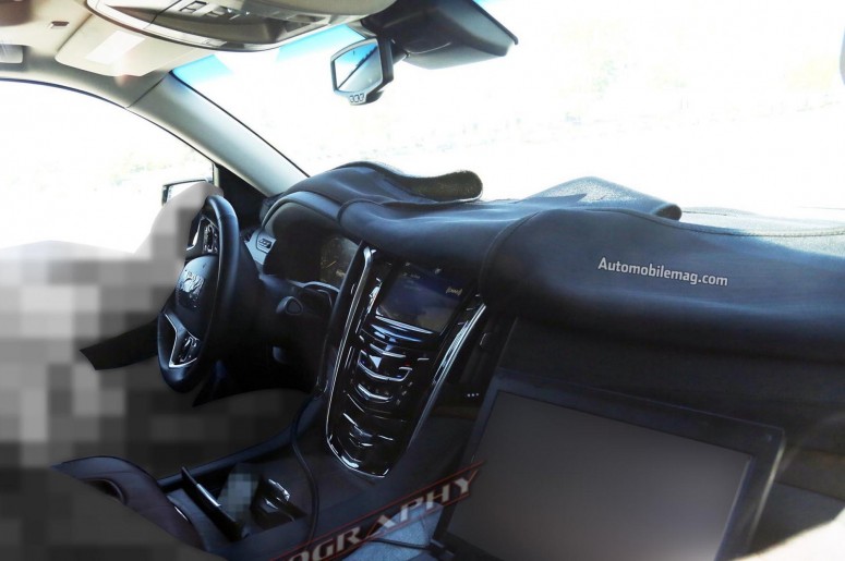 Cadillac Escalade 2015: первые снимки салона