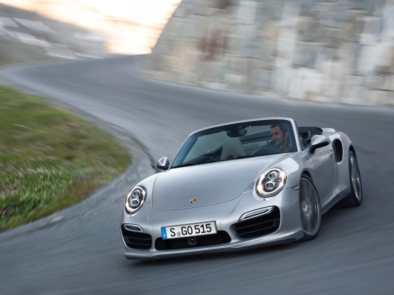 Новый кабриолет Porsche 911 Turbo S во всей красе [фото]