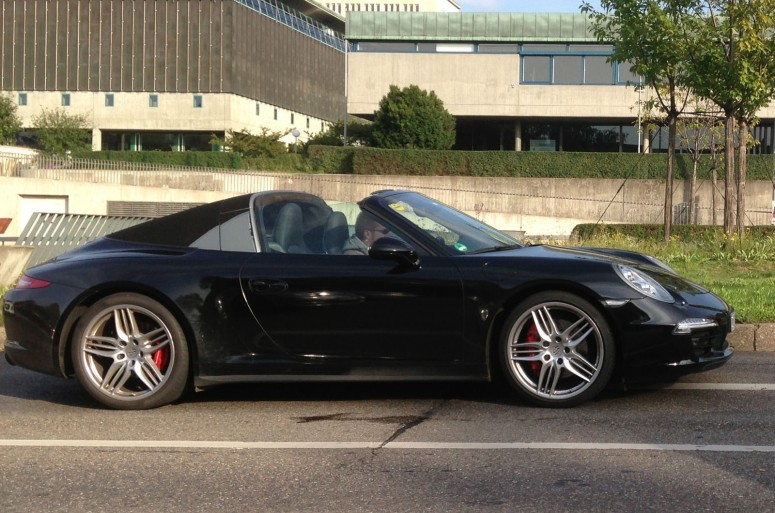 Porsche 911 Targa поймали без камуфляжа
