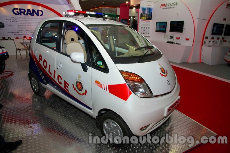 В Индии полиция будет ездить на Tata Nano [фото]