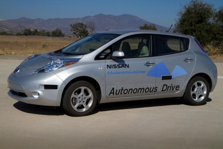 Карлос Гон лично испытал Nissan Leaf с автопилотом [3 видео]