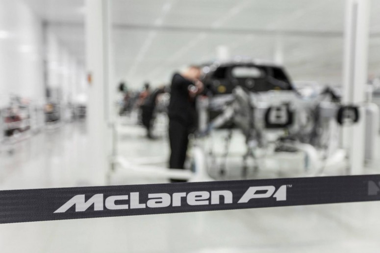 Производство McLaren P1: первый пошел!