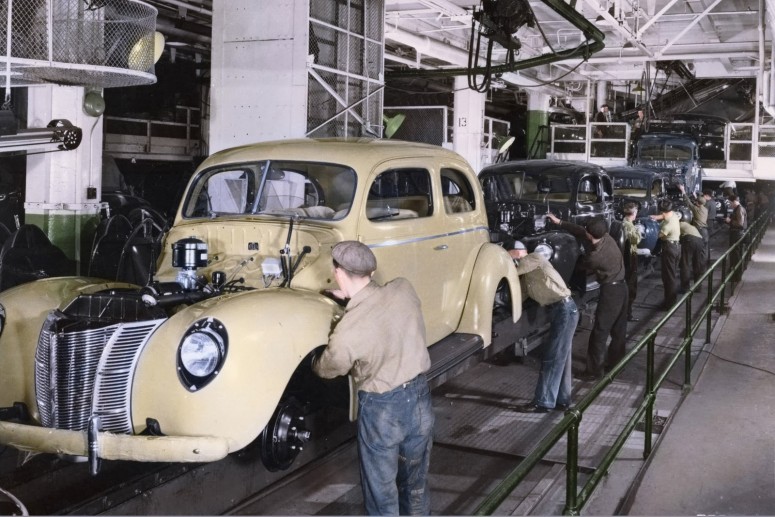 В честь столетия конвейера Ford поделился планами на будущее [2 видео]
