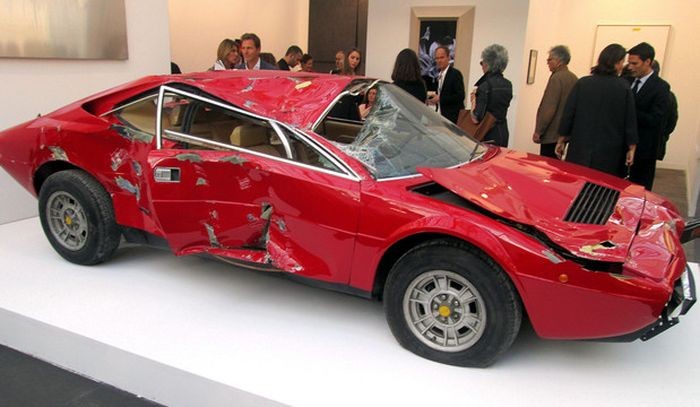 Разбитые в хлам Ferrari дороже новых [фото]