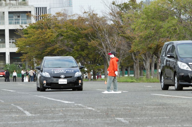 Toyota против автономного автомобиля