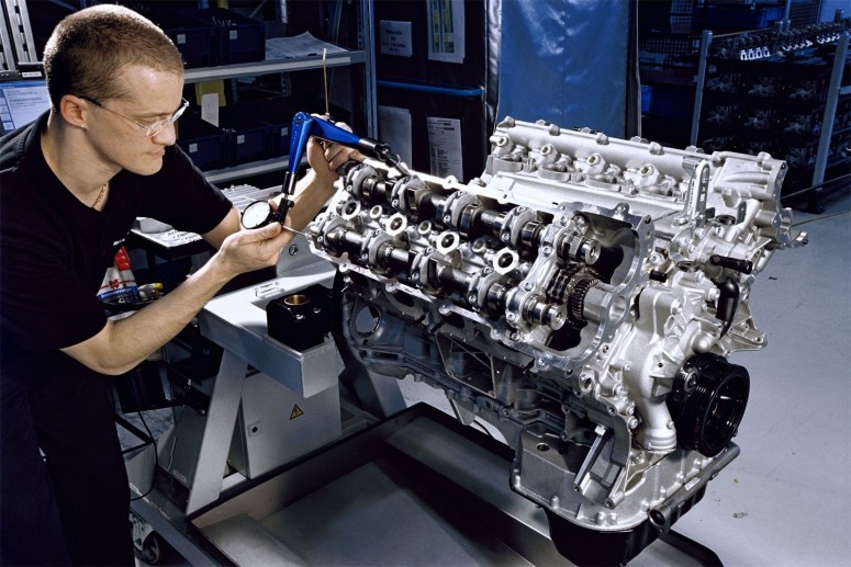 Daimler получит до 5% акций Aston Martin за разработку моторов