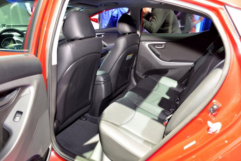 Обновленное трио 2014 Hyundai Elantra получило ценник [видео]