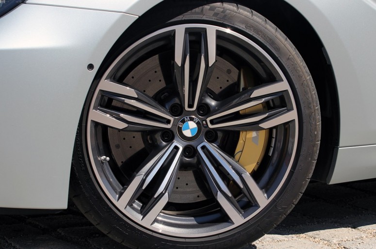 BMW разрабатывает сверхлегкие диски