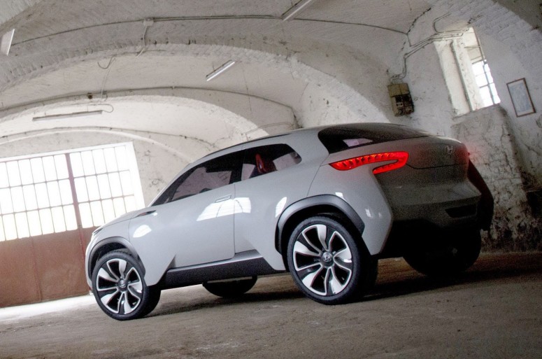 Первые изображения концепта Hyundai Intrado появились в Сети