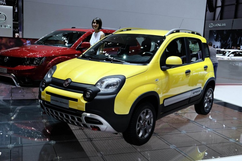 Fiat привез в Женеву два внедорожника Panda и Freemont