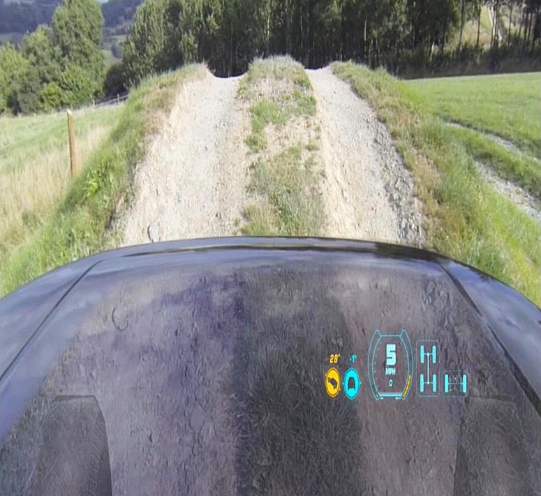 Land Rover показал технологию «прозрачного капота» [видео]