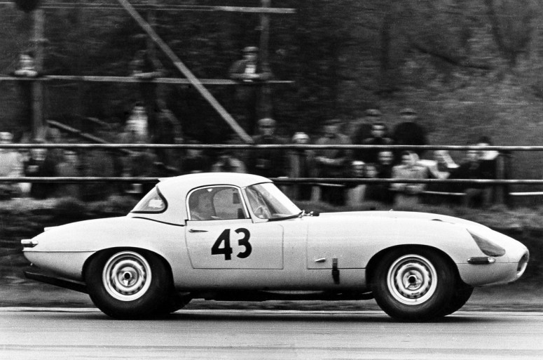 Jaguar выпустит шесть оригинальных 1963 Lightweight E-type
