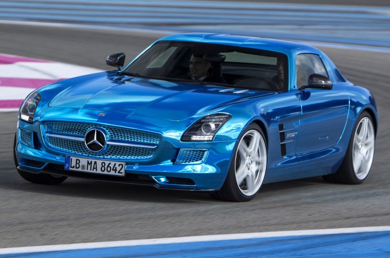 Mercedes будет использовать инженеров F1 для разработки дорожных машин